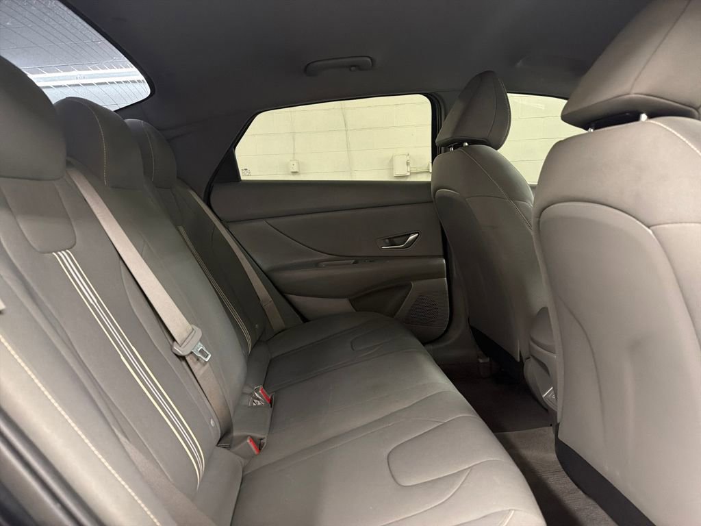 Used 2024 Hyundai Elantra SEL image 31