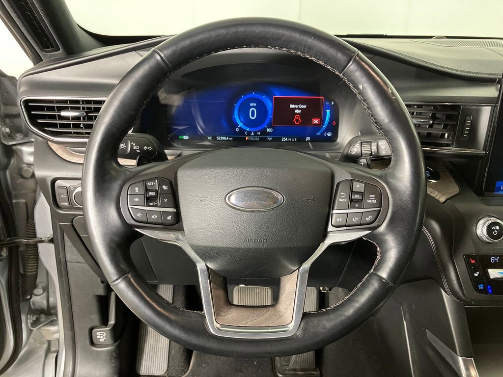 Certified 2020 Ford Explorer Platinum w/ Premium Technology Package image 16