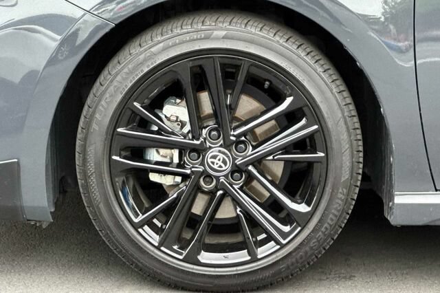 Used 2025 Toyota Camry SE w/ Convenience Package FWD image 25