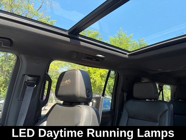 Used 2021 Chevrolet Suburban High Country AWD/4WD image 27