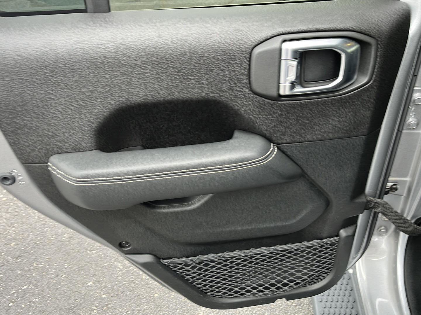 Used 2019 Jeep Wrangler Unlimited Sahara image 33