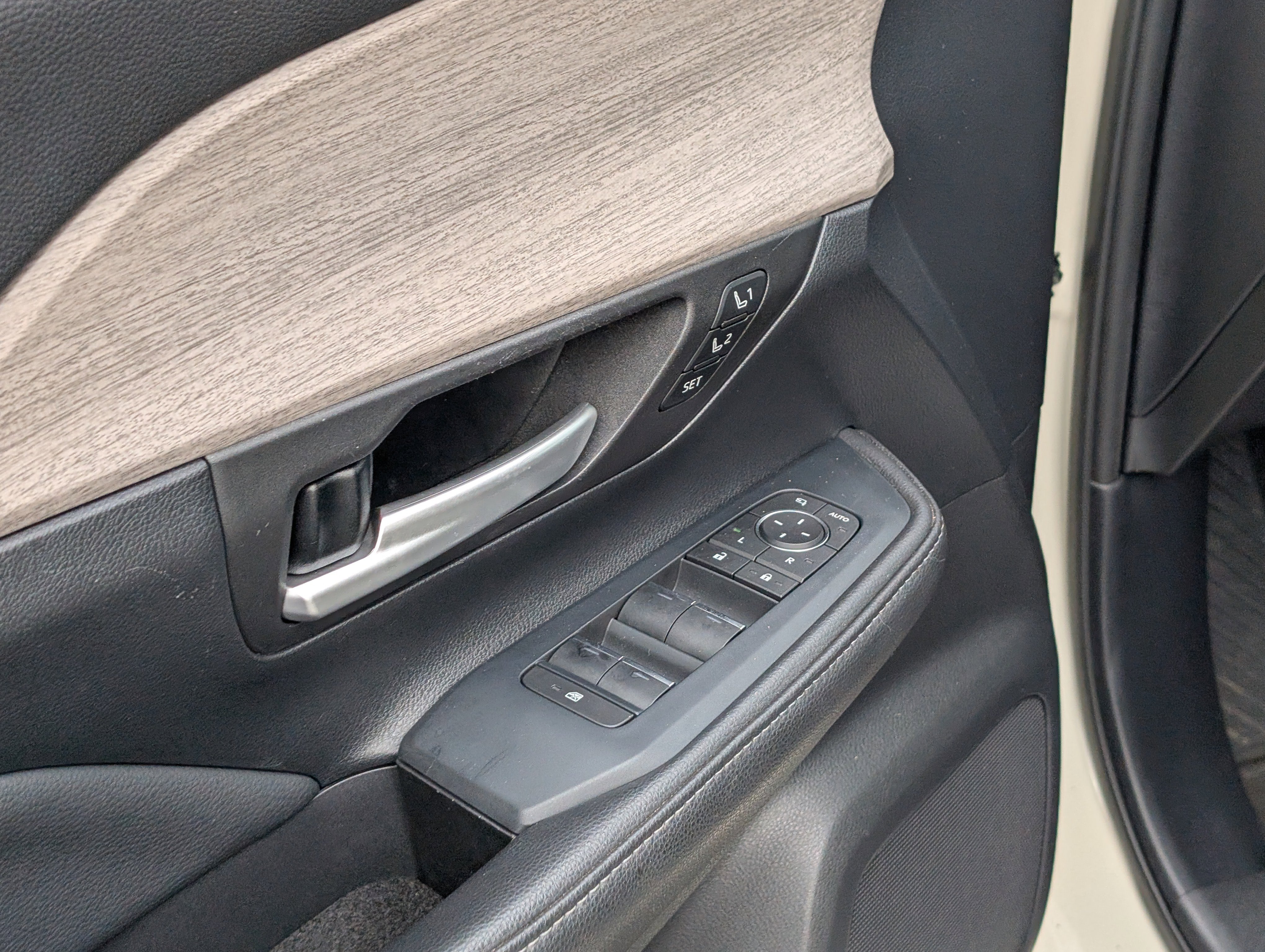 Used 2024 Toyota Grand Highlander Limited image 18