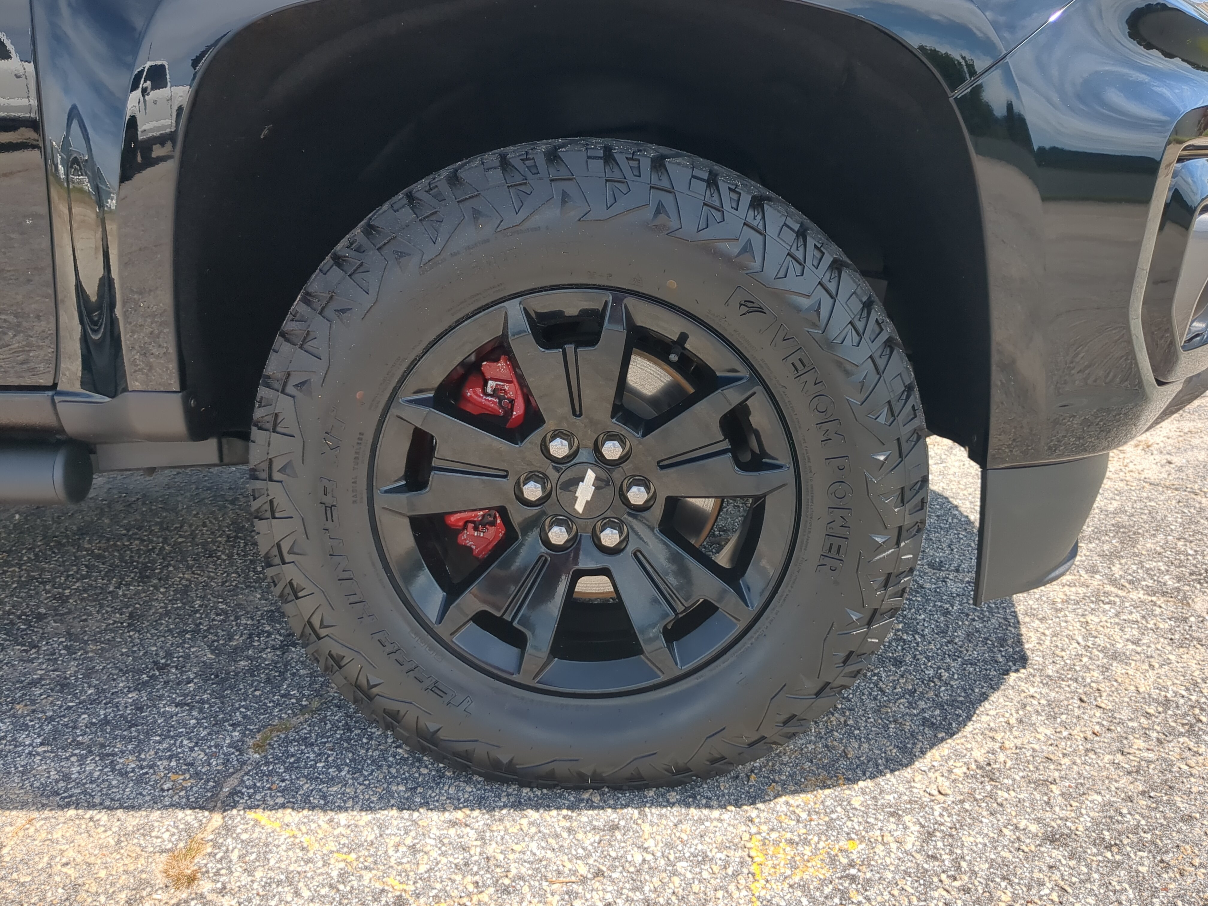 Used 2021 Chevrolet Colorado Z71 w/ Z71 Midnight Edition AWD/4WD image 9
