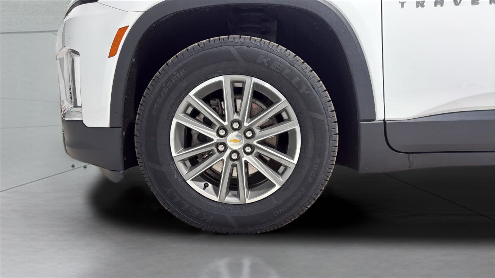 Used 2022 Chevrolet Traverse LT image 29