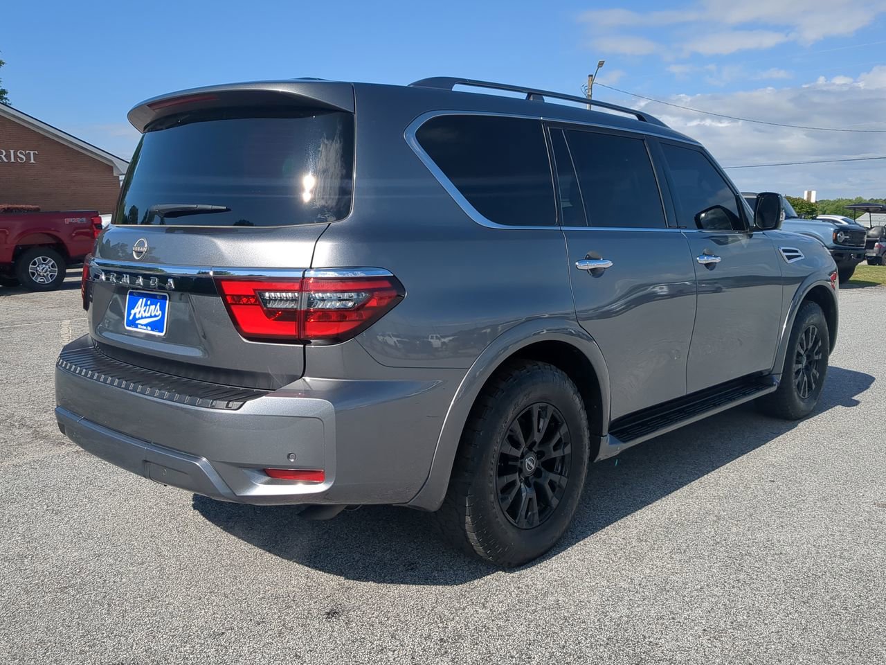 Used 2023 Nissan Armada SV w/ Cargo Package RWD image 3