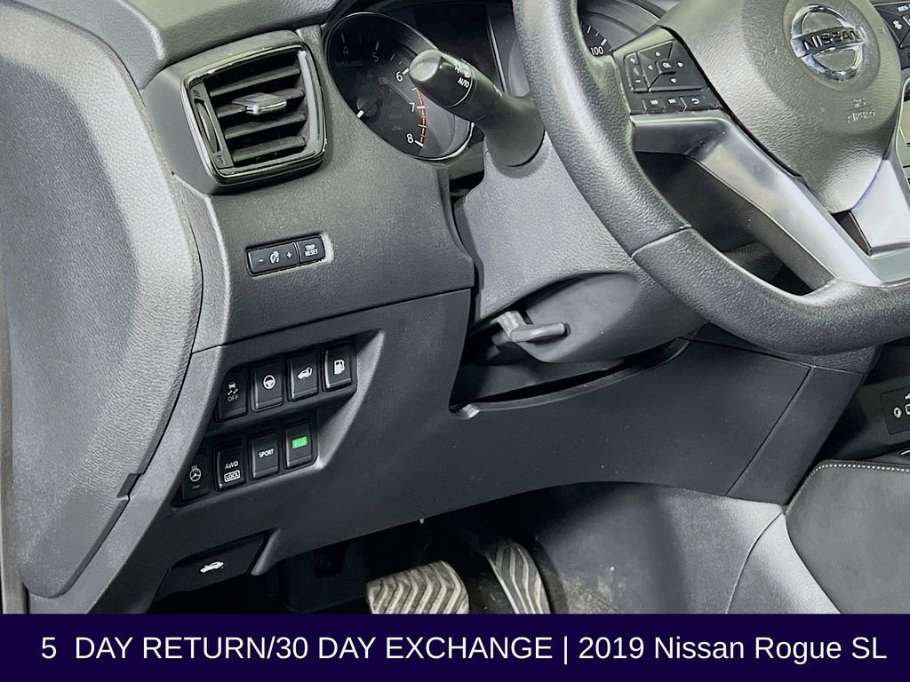 Used 2019 Nissan Rogue SL w/ Premium Package image 12