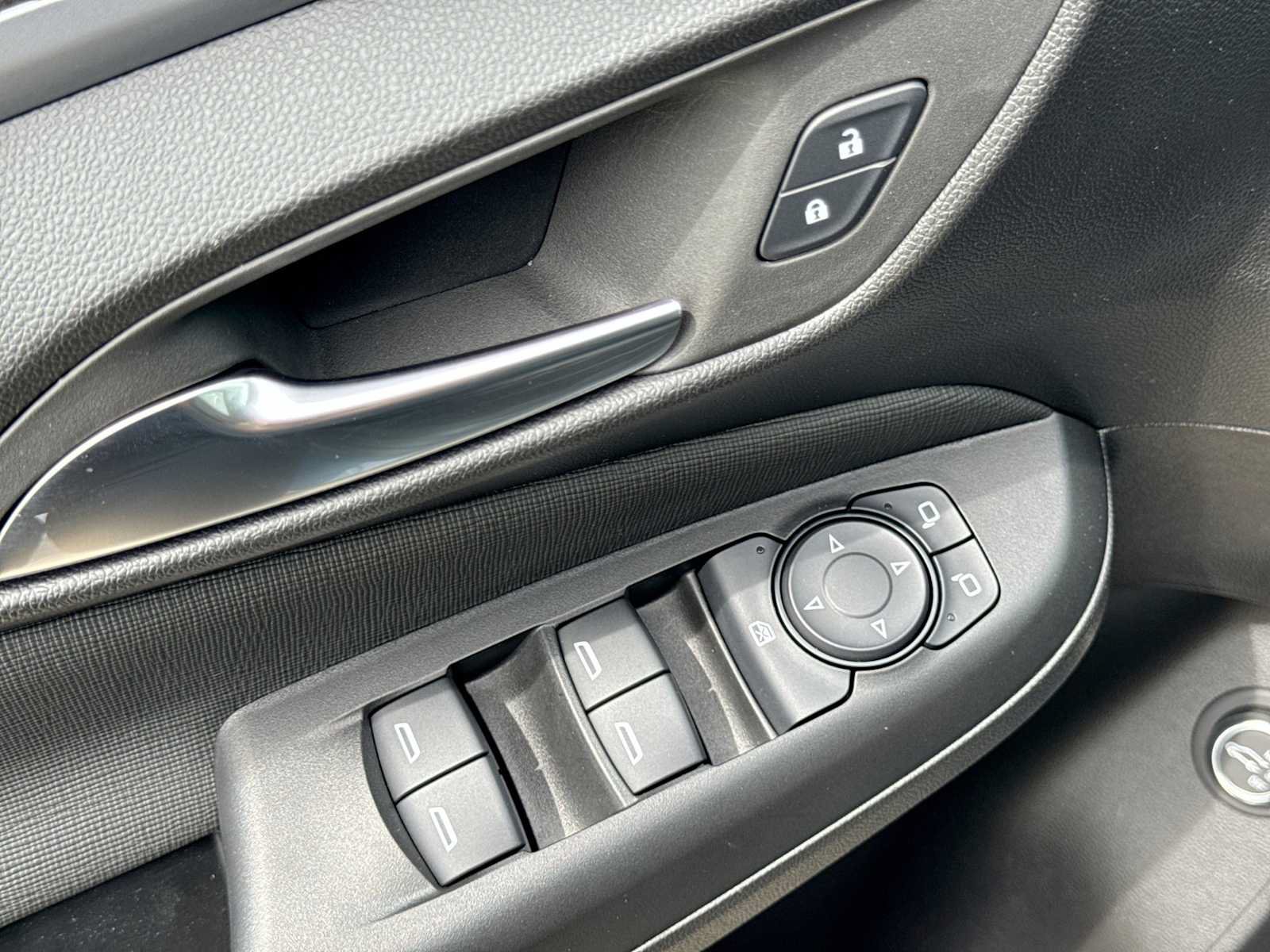 Used 2024 Buick Envista Preferred w/ Convenience I Package FWD image 16