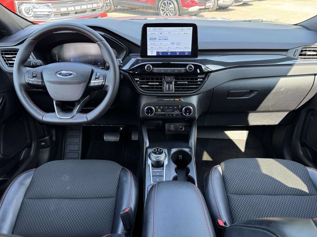 Certified 2025 Ford Escape ST-Line Select AWD/4WD image 2