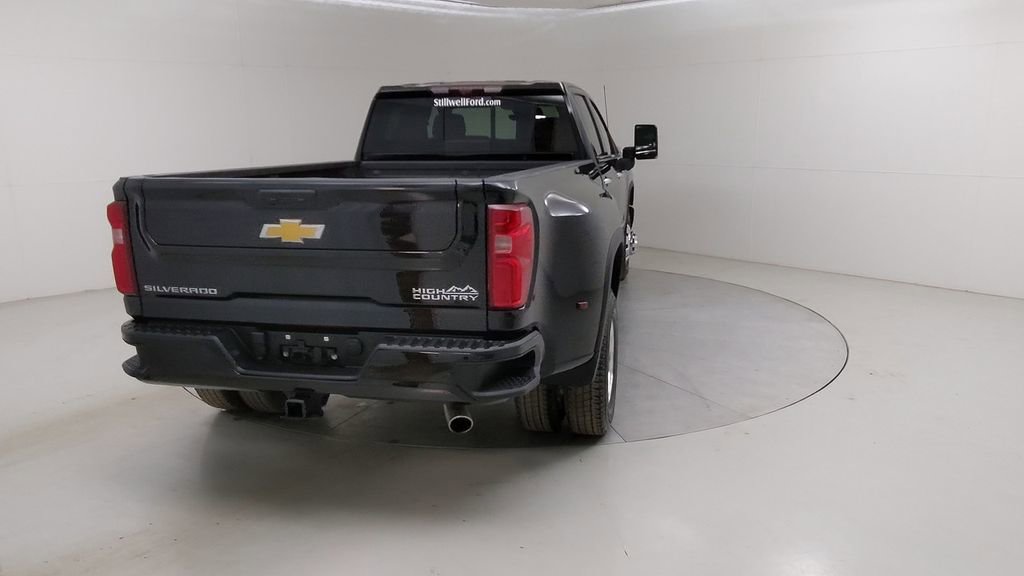 Used 2024 Chevrolet Silverado 3500 High Country w/ High Country Premium Package image 15