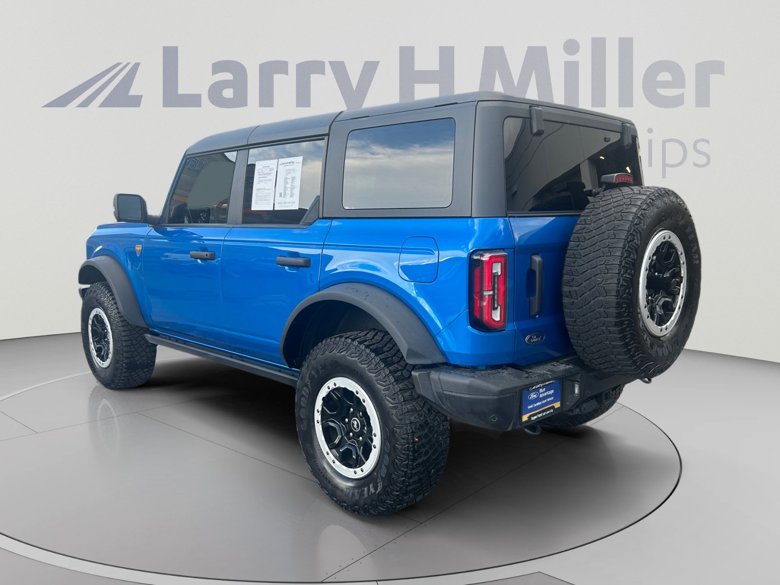 Certified 2024 Ford Bronco Badlands AWD/4WD image 3
