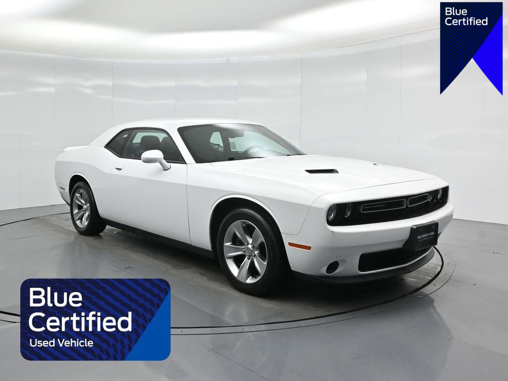 Used 2020 Dodge Challenger SXT image 1