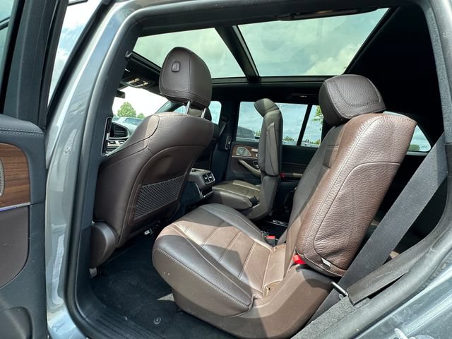 Used 2023 Mercedes-Benz GLS 450 4MATIC image 10