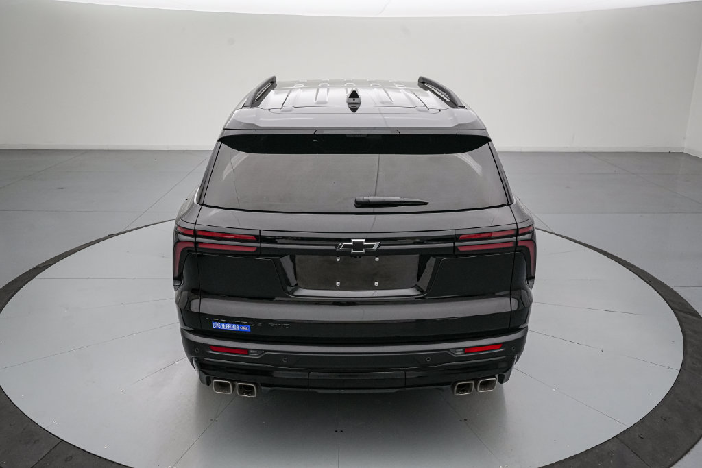 Used 2026 Chevrolet Traverse LT w/ Midnight/Sport Edition AWD/4WD image 5