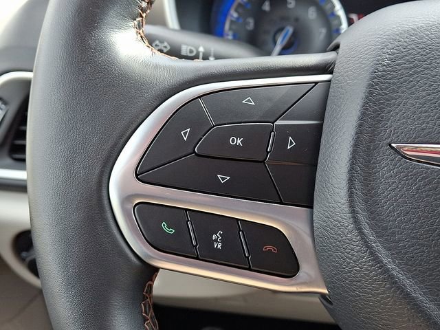 Used 2020 Chrysler Pacifica Touring-L Plus image 21