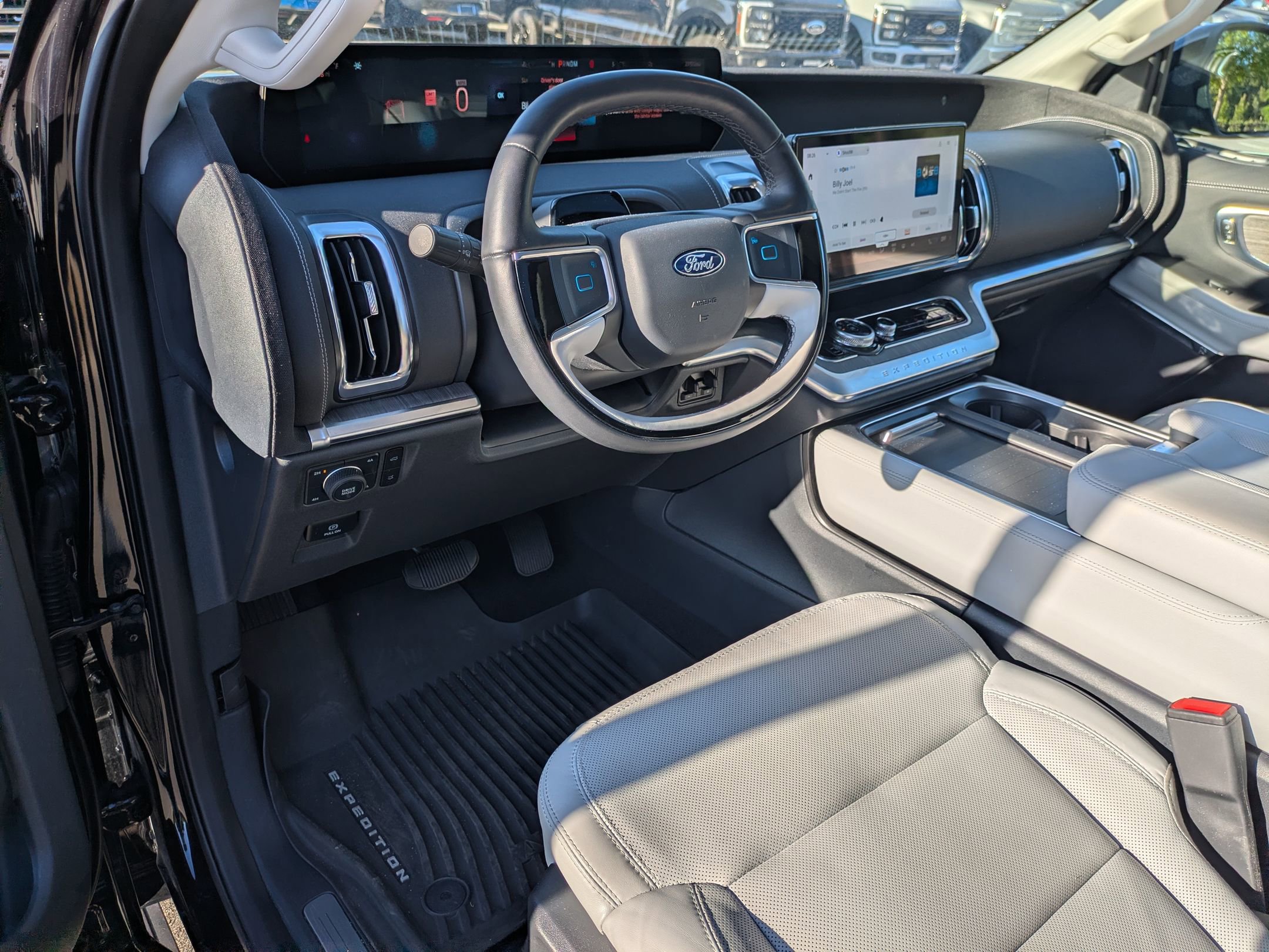 Certified 2025 Ford Expedition Platinum w/ Platinum Ultimate Package AWD/4WD image 14