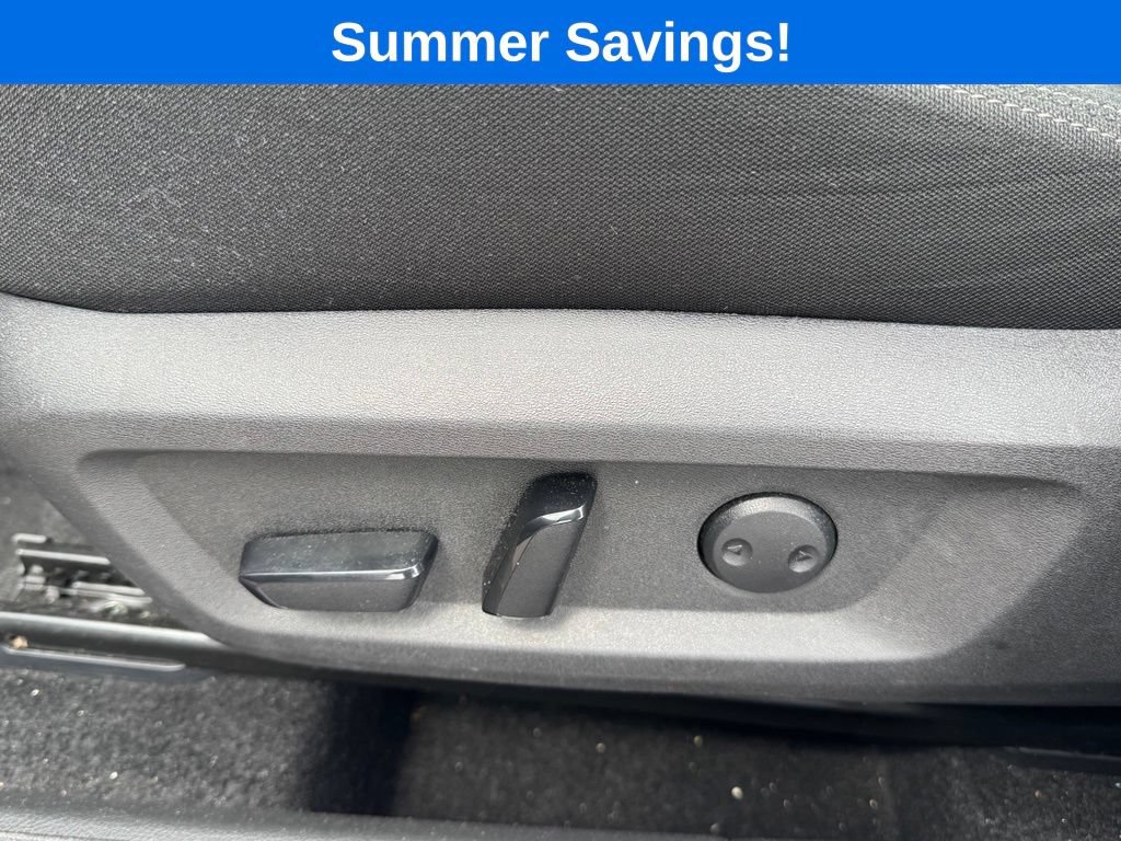 Used 2025 Nissan Rogue SV AWD/4WD image 14