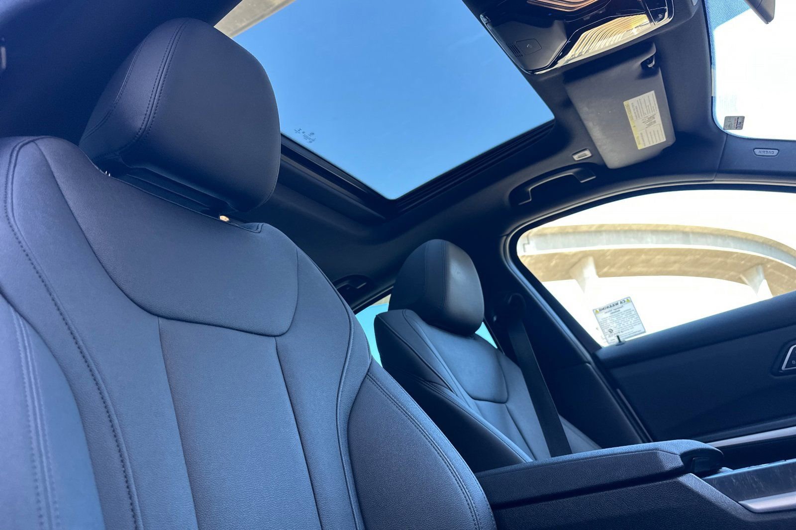 Used 2021 BMW 330e w/ Convenience Package image 16