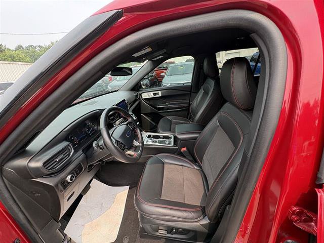 Certified 2023 Ford Explorer ST-Line AWD/4WD image 9