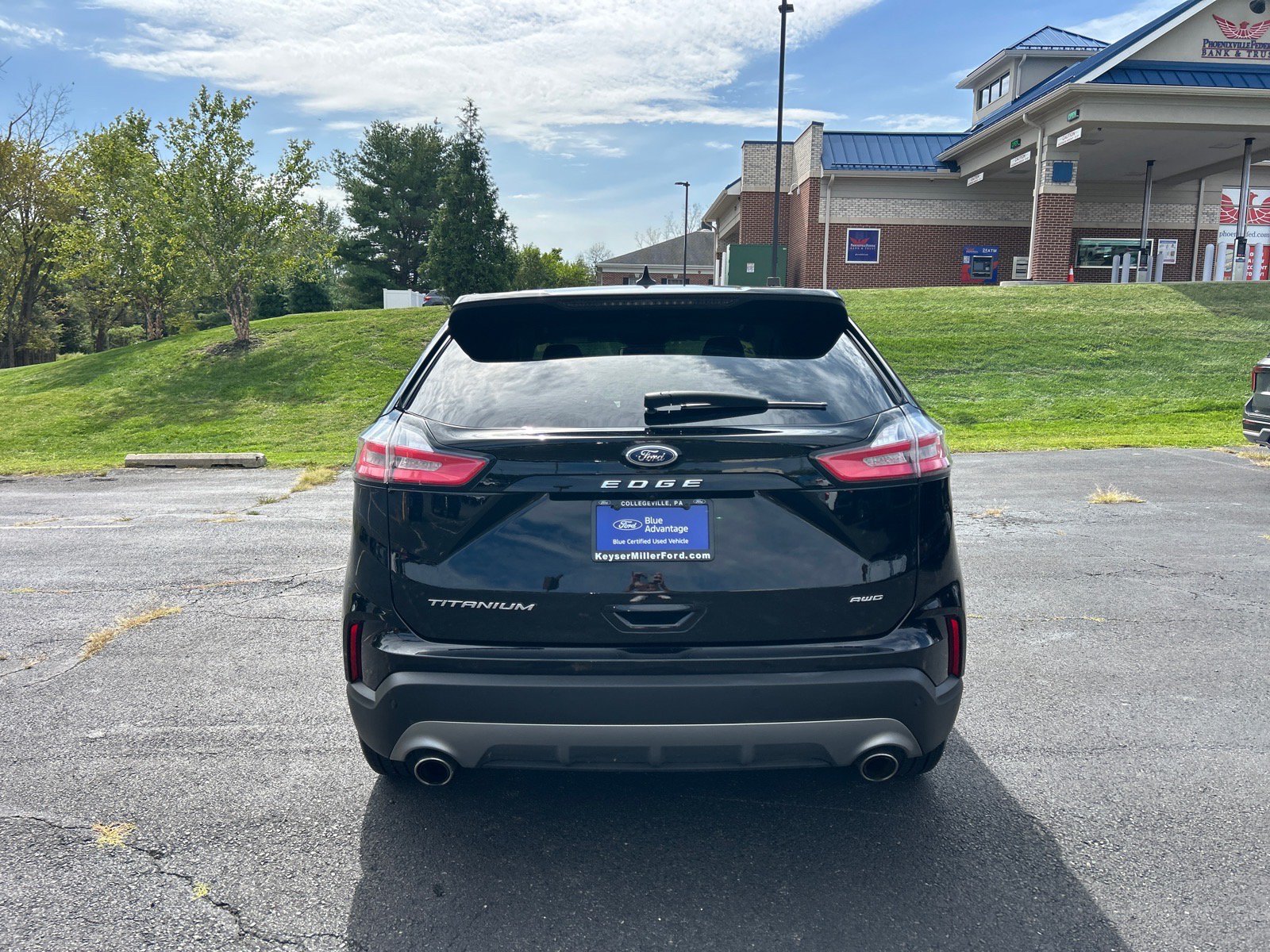 Certified 2024 Ford Edge Titanium AWD/4WD image 11