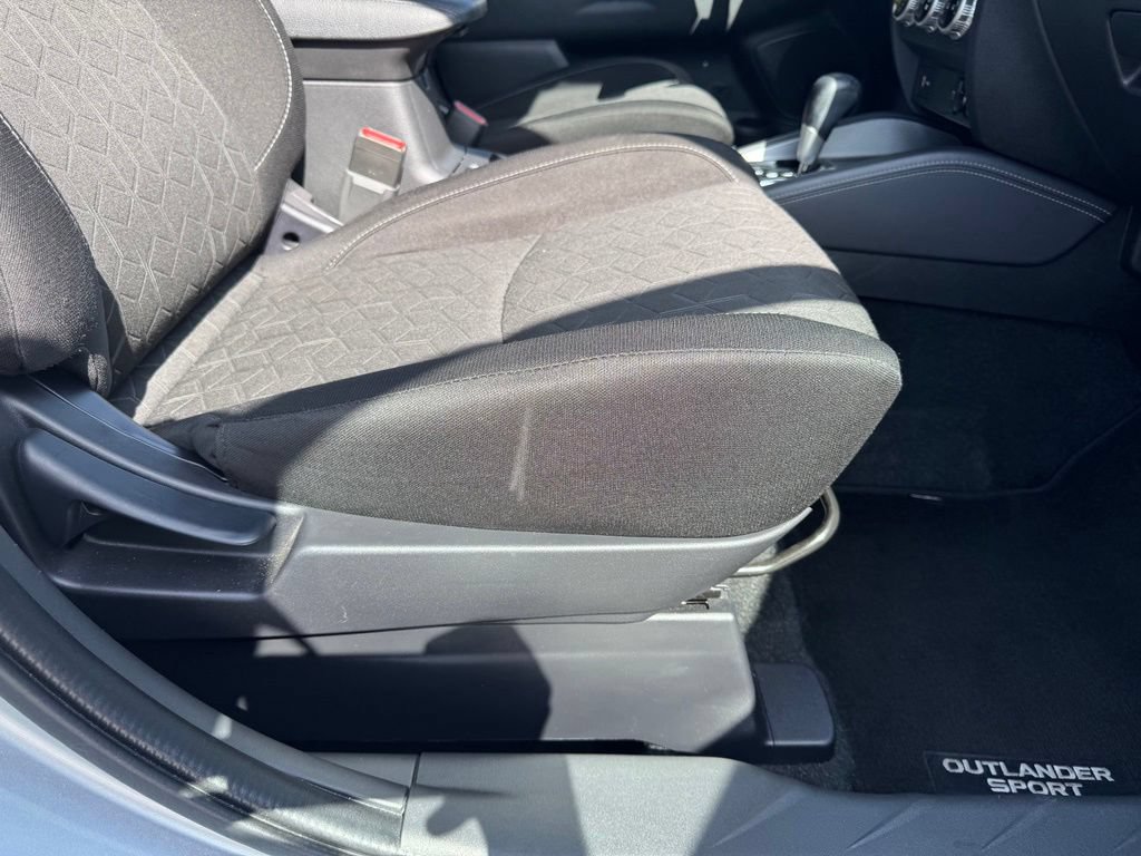 Used 2025 Mitsubishi Outlander Sport SE AWD/4WD image 17