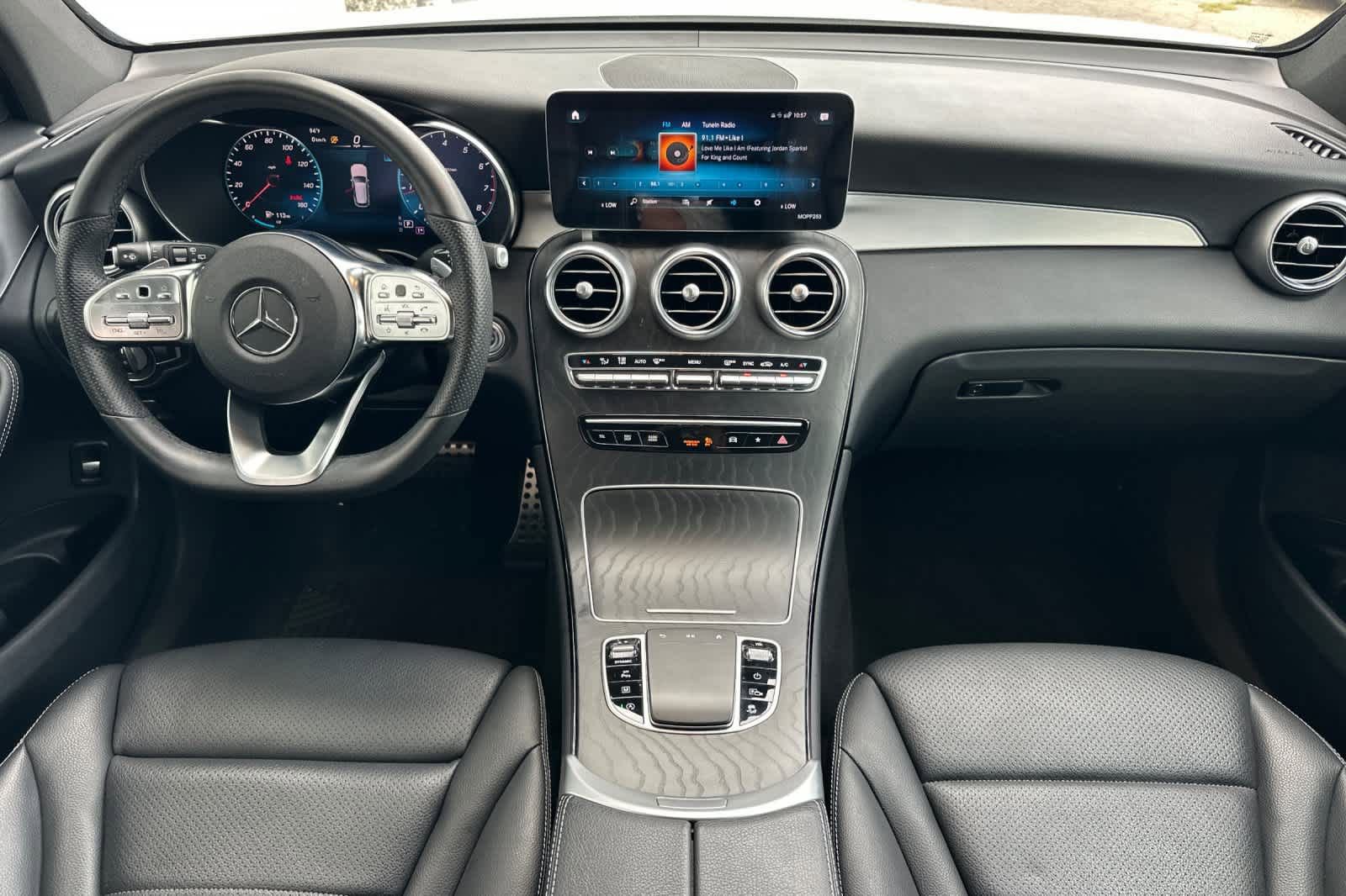 Used 2021 Mercedes-Benz GLC 300 4MATIC image 3
