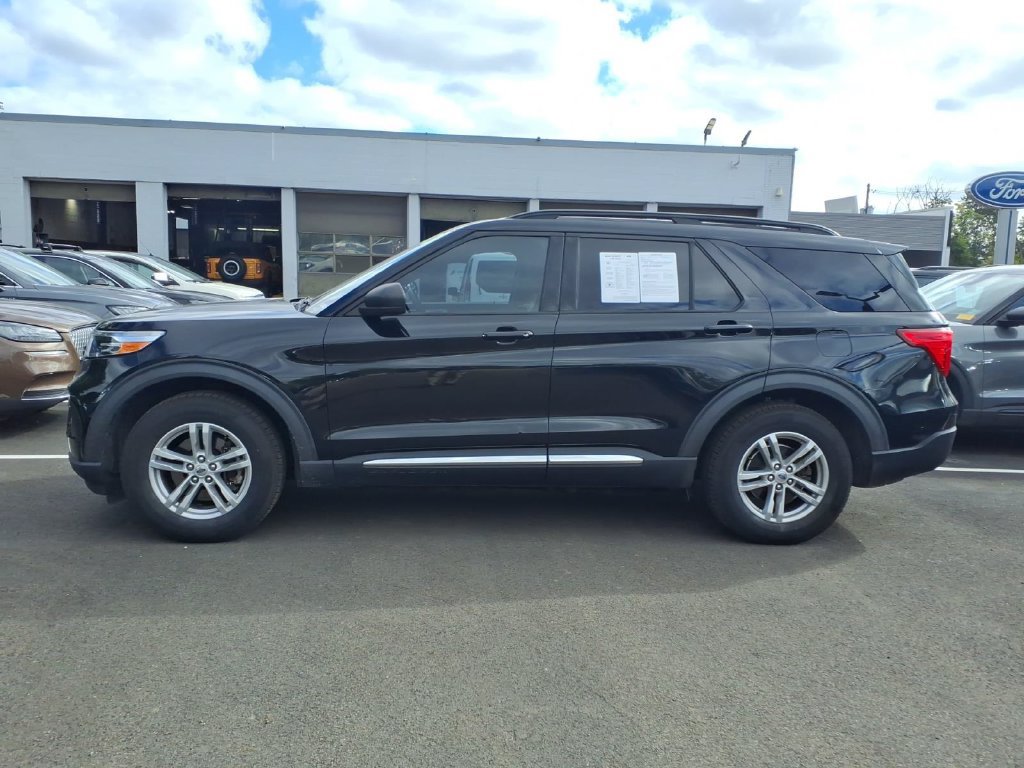 Certified 2021 Ford Explorer XLT w/ Equipment Group 202A AWD/4WD image 22