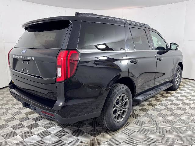 Certified 2026 Ford Expedition Active RWD image 3