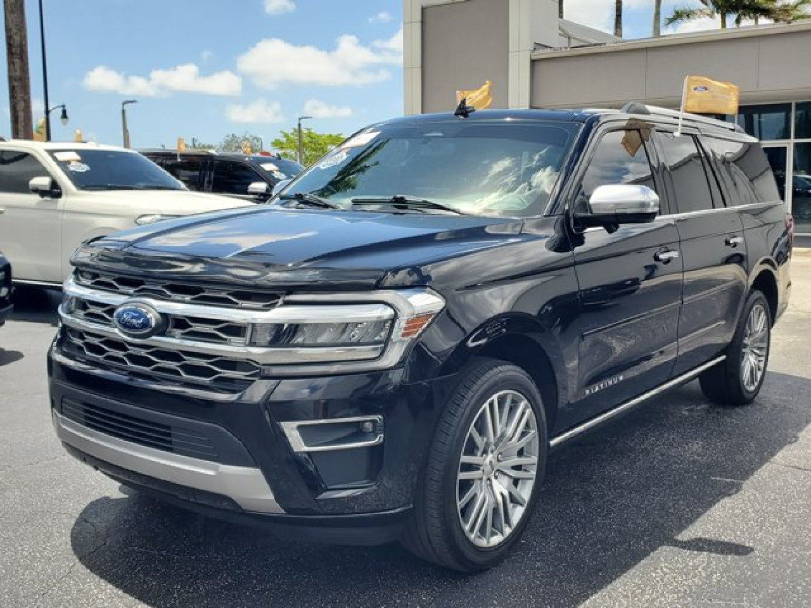 Certified 2024 Ford Expedition Max Platinum RWD image 3