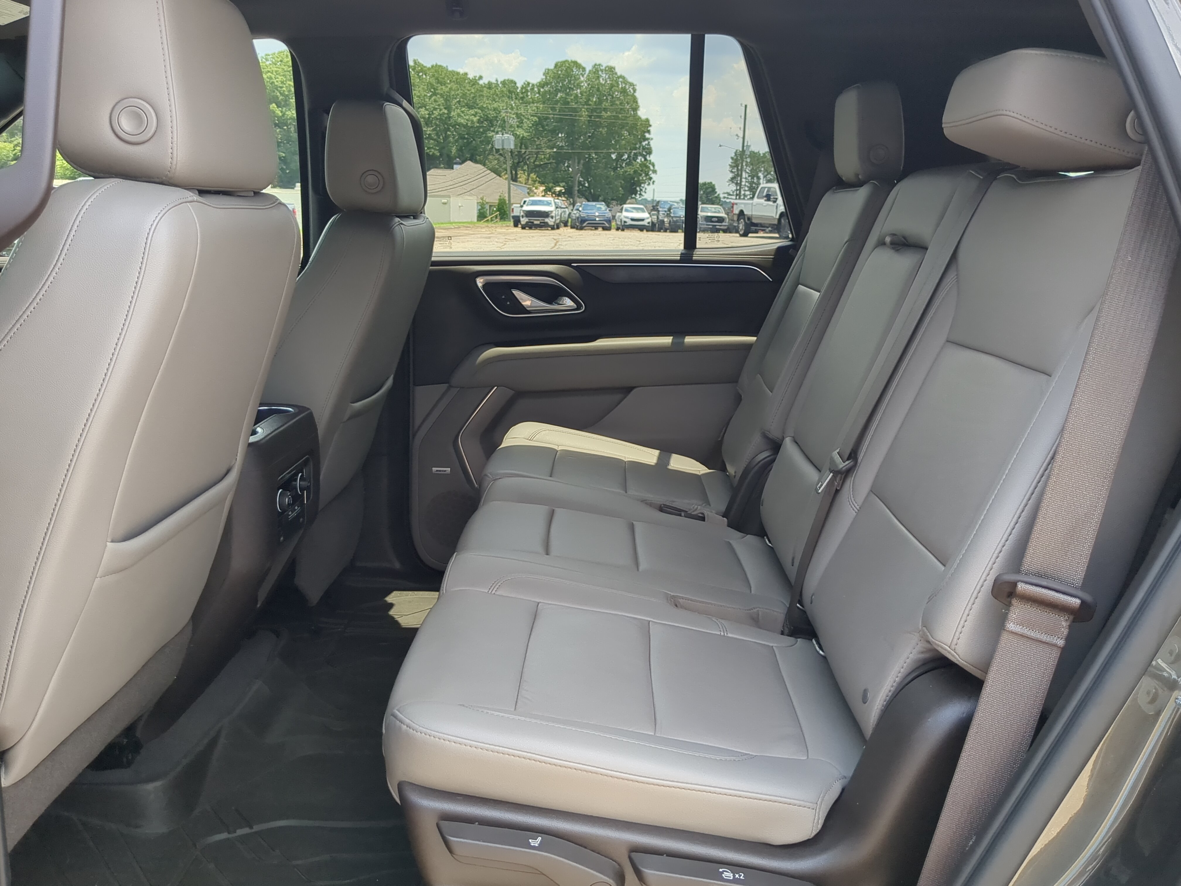 Used 2021 Chevrolet Tahoe Z71 AWD/4WD image 12