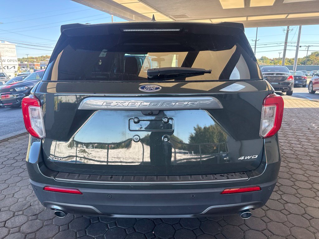 Certified 2023 Ford Explorer XLT w/ Equipment Group 202A AWD/4WD image 7