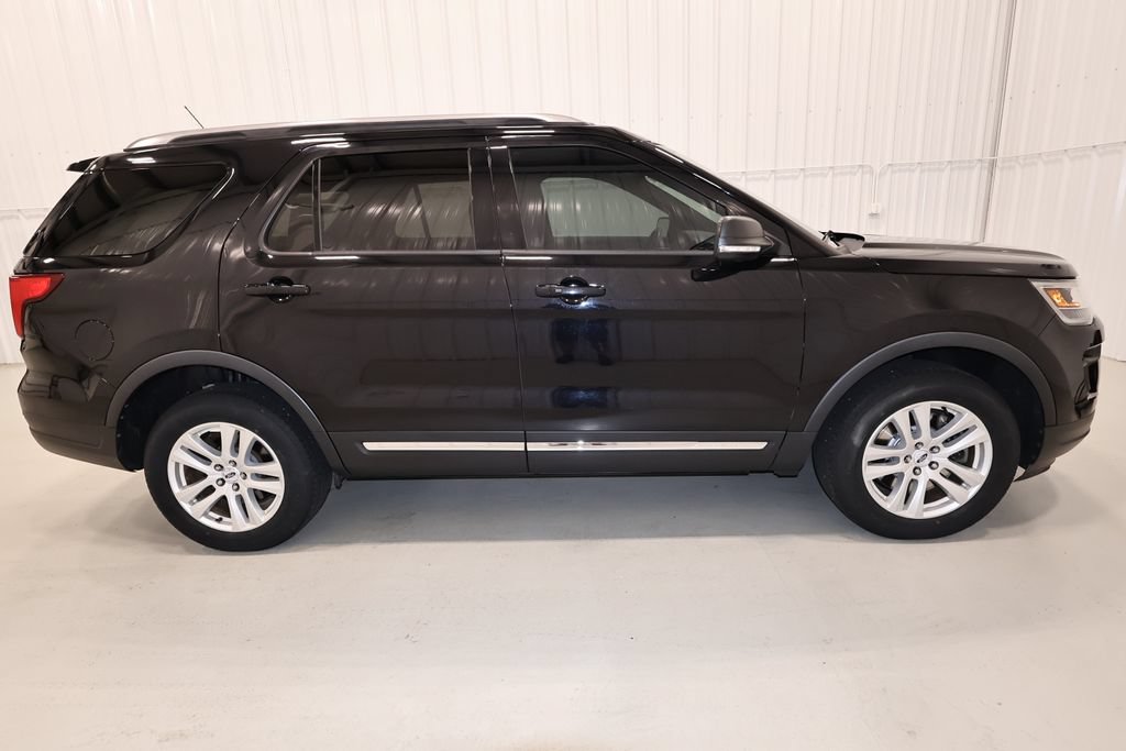 Certified 2019 Ford Explorer XLT w/ Equipment Group 201A AWD/4WD image 2