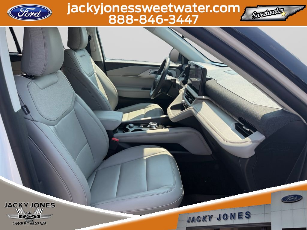 Certified 2025 Ford Explorer Active w/ Active Comfort Package RWD image 13
