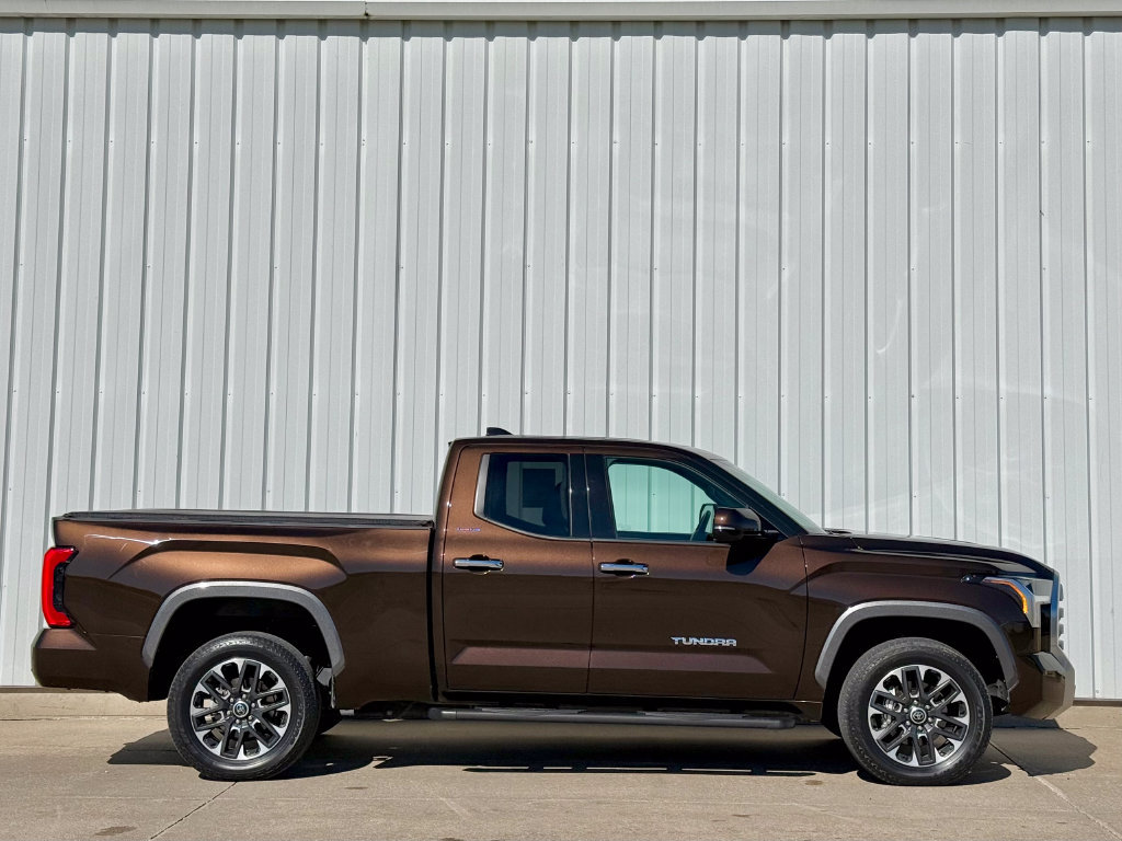 Used 2023 Toyota Tundra Limited AWD/4WD image 7