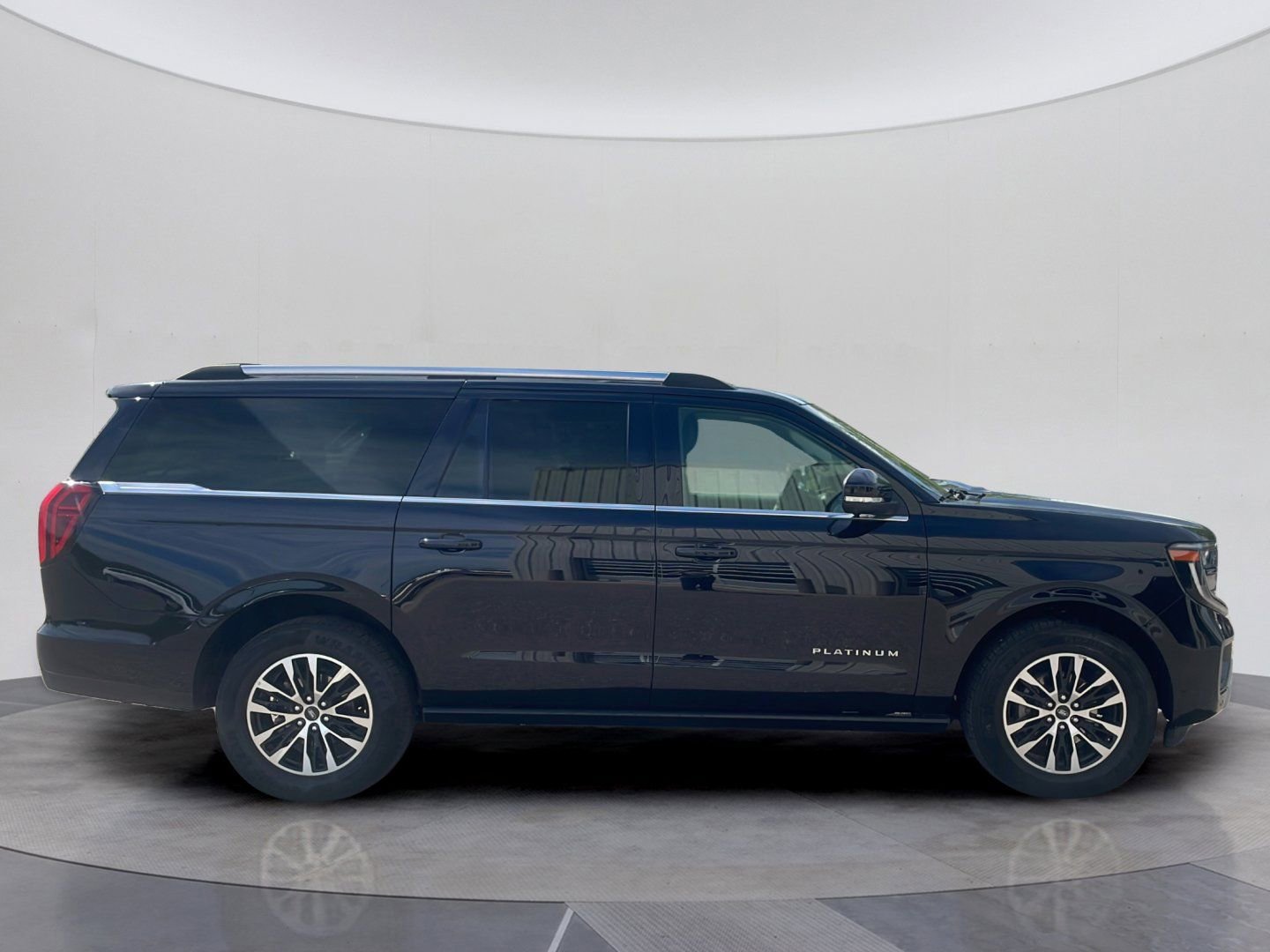 Certified 2025 Ford Expedition Max Platinum AWD/4WD image 9
