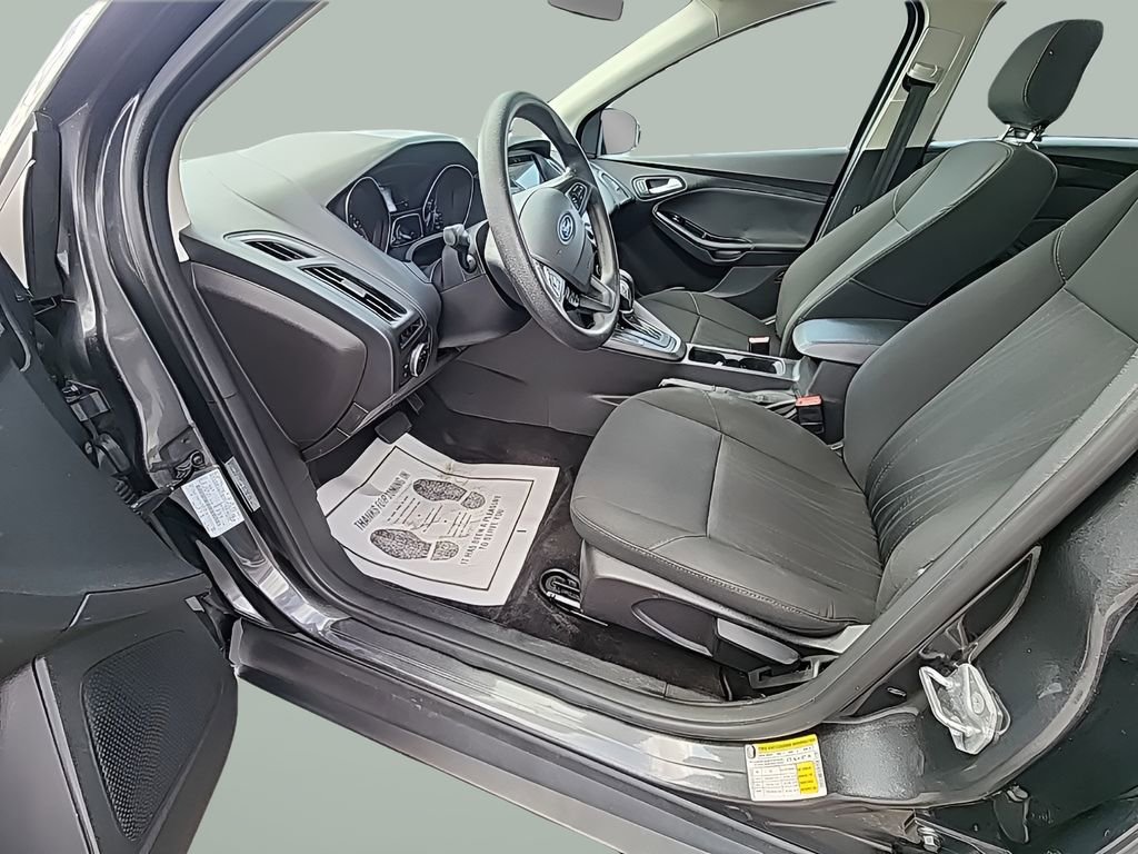 Certified 2018 Ford Focus SEL FWD image 23