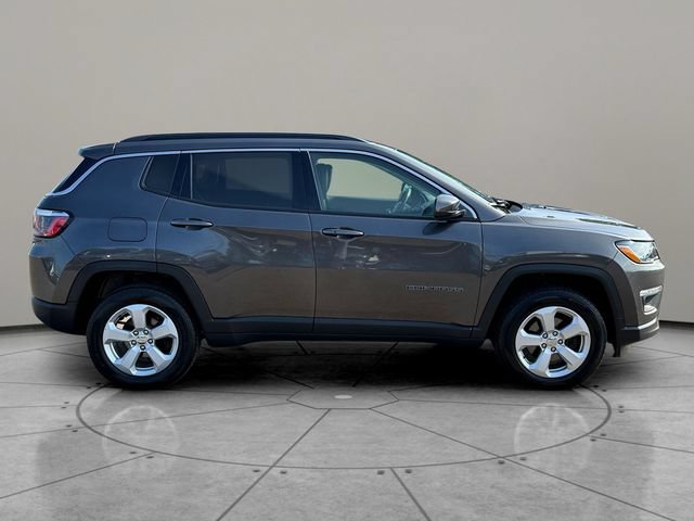 Used 2019 Jeep Compass Latitude w/ Cold Weather Group AWD/4WD image 11