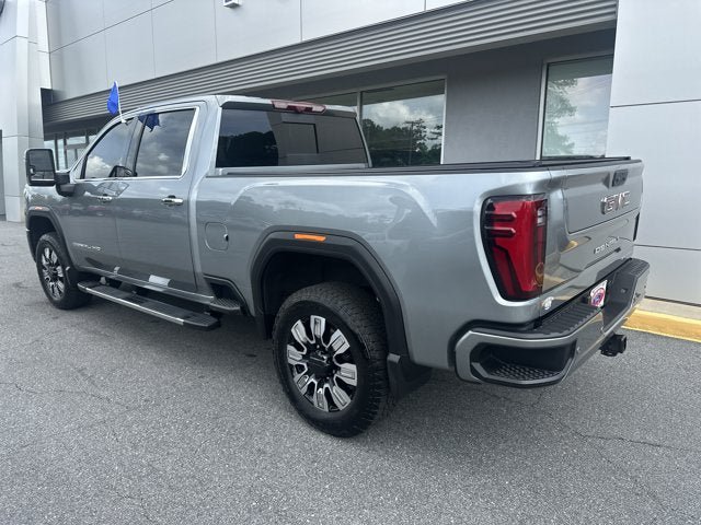 Used 2024 GMC Sierra 2500 Denali w/ Technology Package AWD/4WD image 9