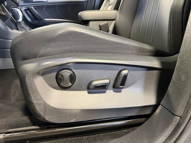 Used 2023 Volkswagen Tiguan SE R-Line AWD/4WD image 21