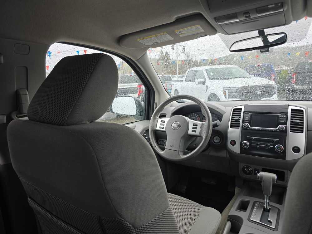 Used 2017 Nissan Frontier SV image 10