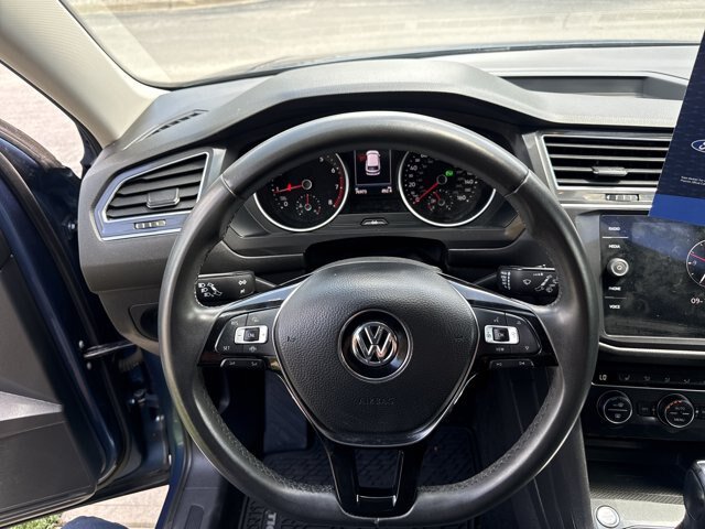 Used 2020 Volkswagen Tiguan SE FWD image 23