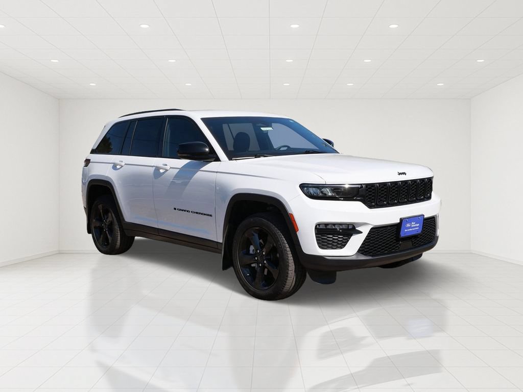 Used 2025 Jeep Grand Cherokee Limited w/ Black Appearance Package