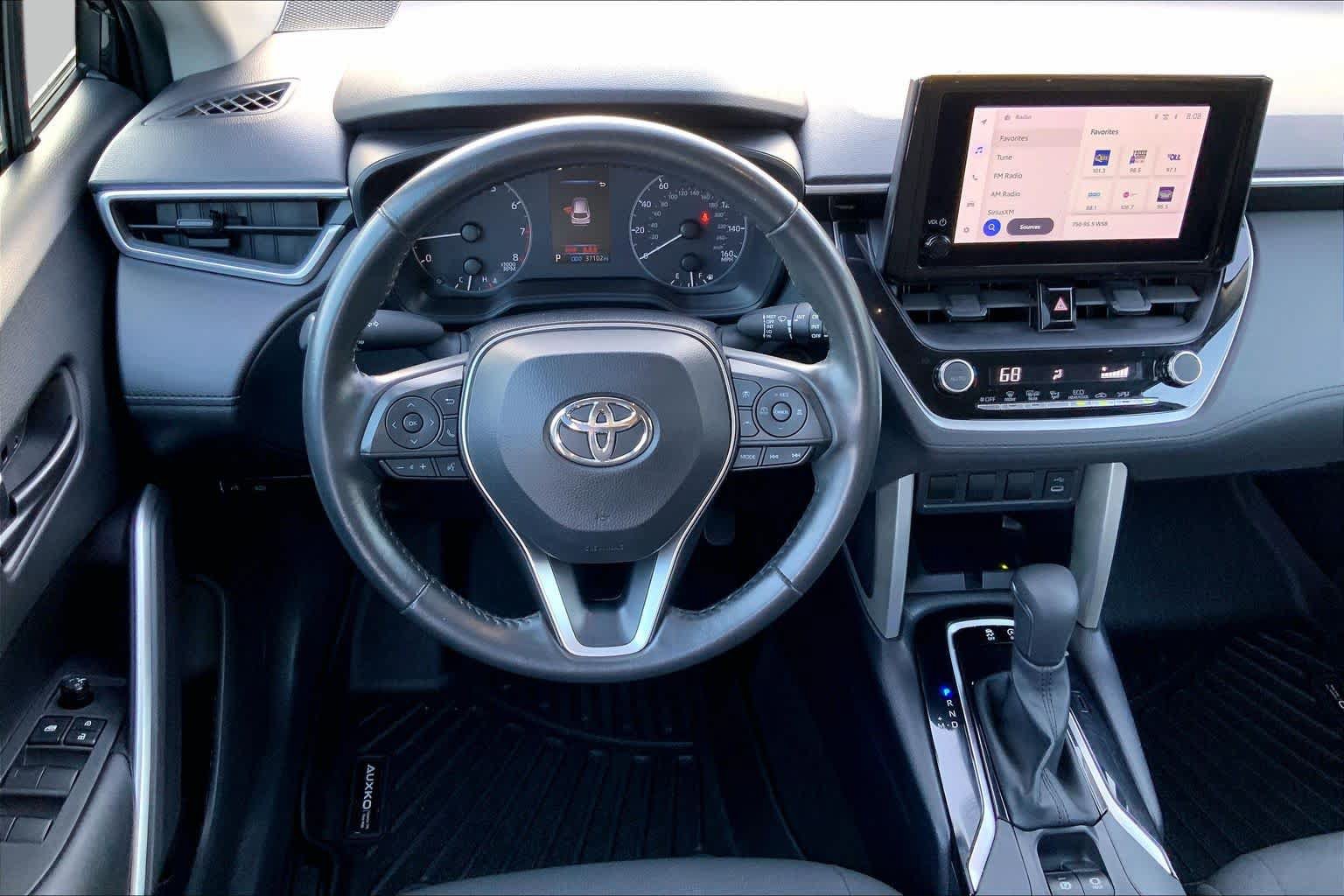 Used 2024 Toyota Corolla Cross LE FWD image 6