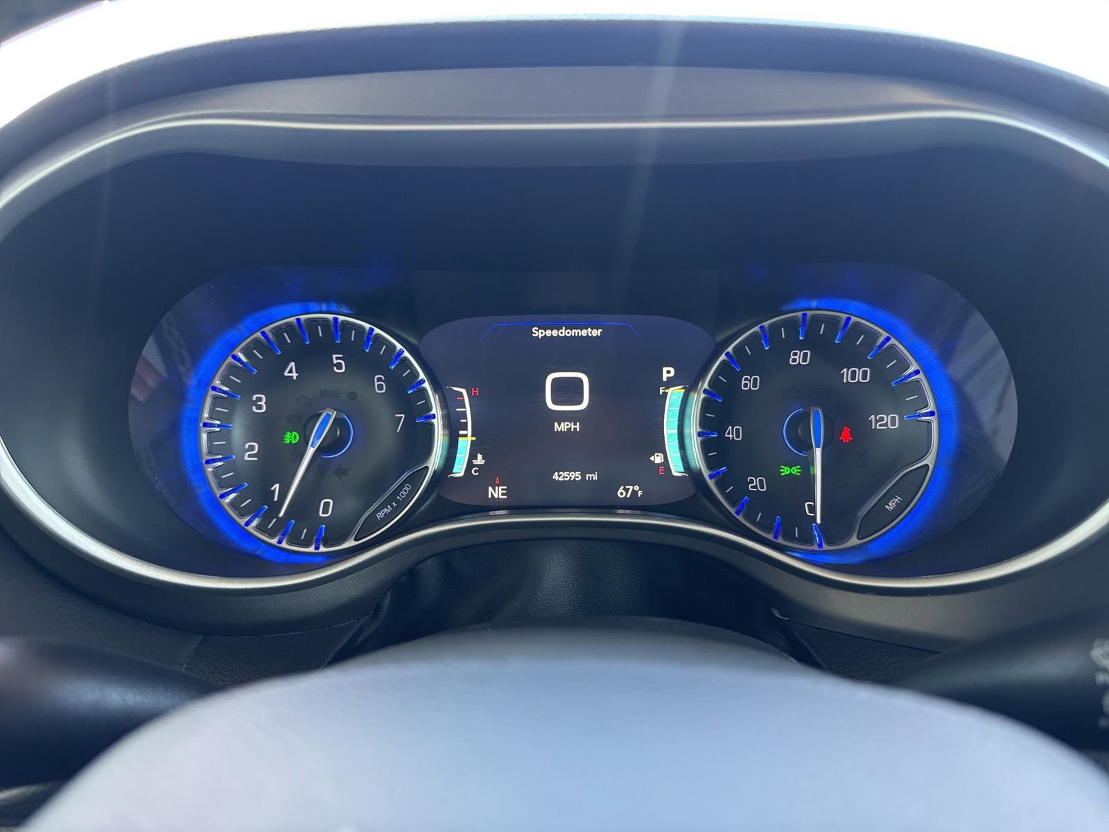 Used 2024 Chrysler Pacifica Touring-L image 29