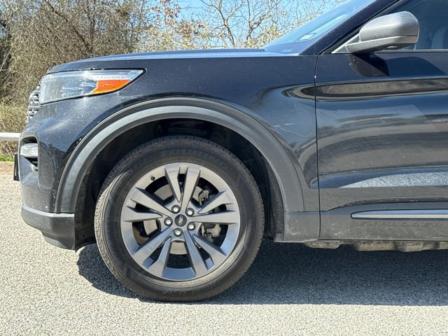 Certified 2021 Ford Explorer XLT w/ Equipment Group 202A image 4