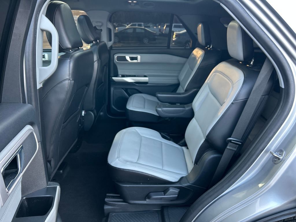 Certified 2021 Ford Explorer XLT w/ Equipment Group 202A image 30