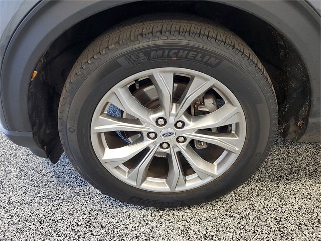 Certified 2023 Ford Explorer XLT w/ Equipment Group 202A image 5