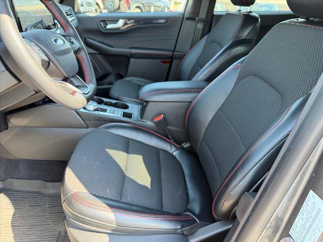 Certified 2023 Ford Escape ST-Line Elite AWD/4WD image 11
