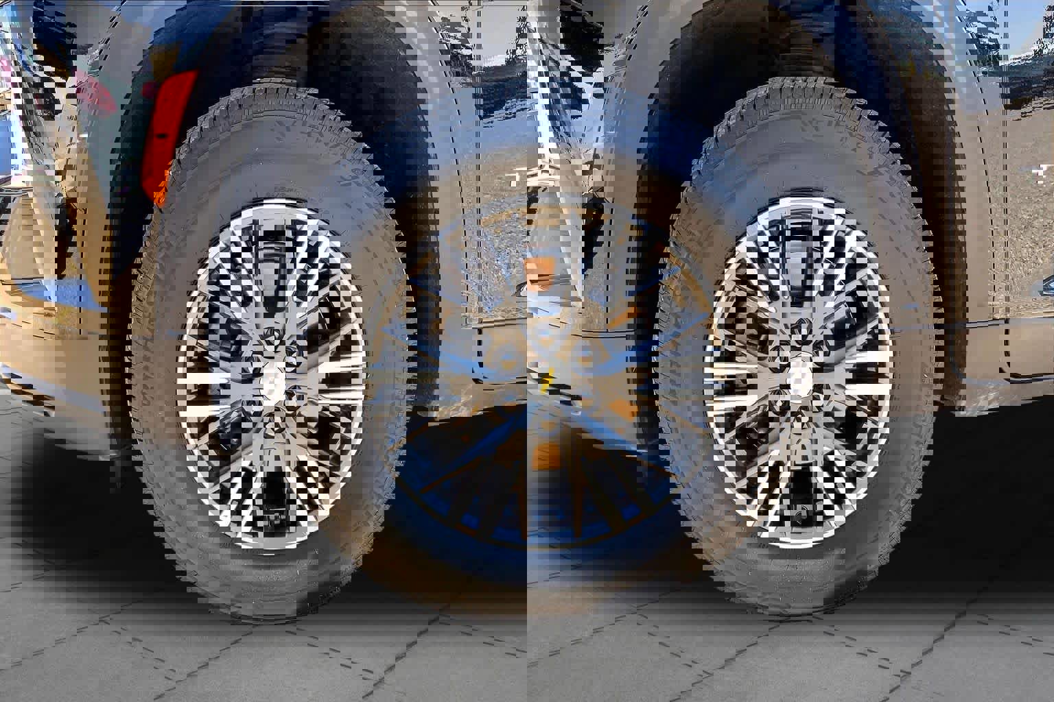 Used 2025 Chevrolet Traverse LT image 13