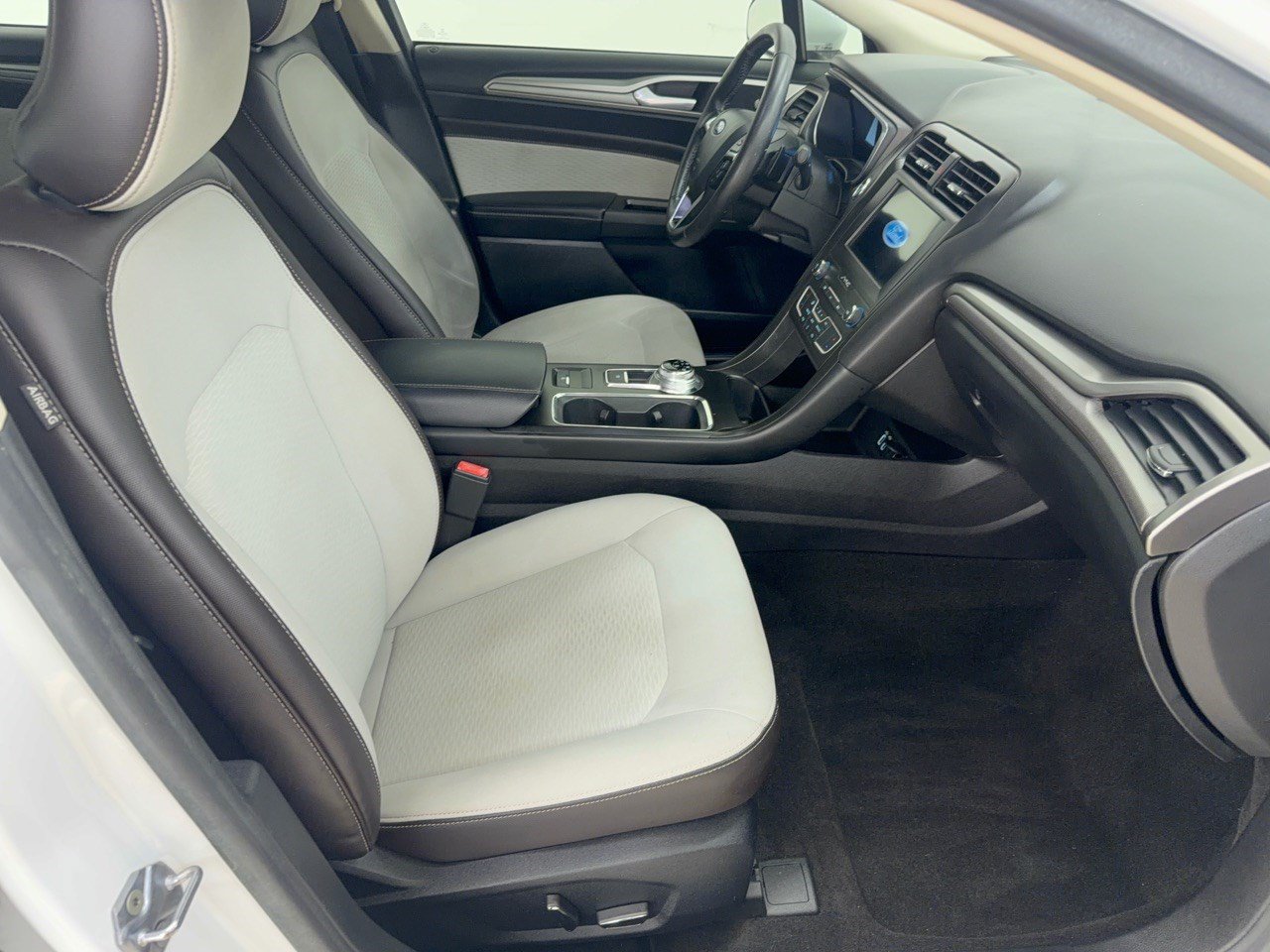 Certified 2019 Ford Fusion SE w/ Equipment Group 151A FWD image 30
