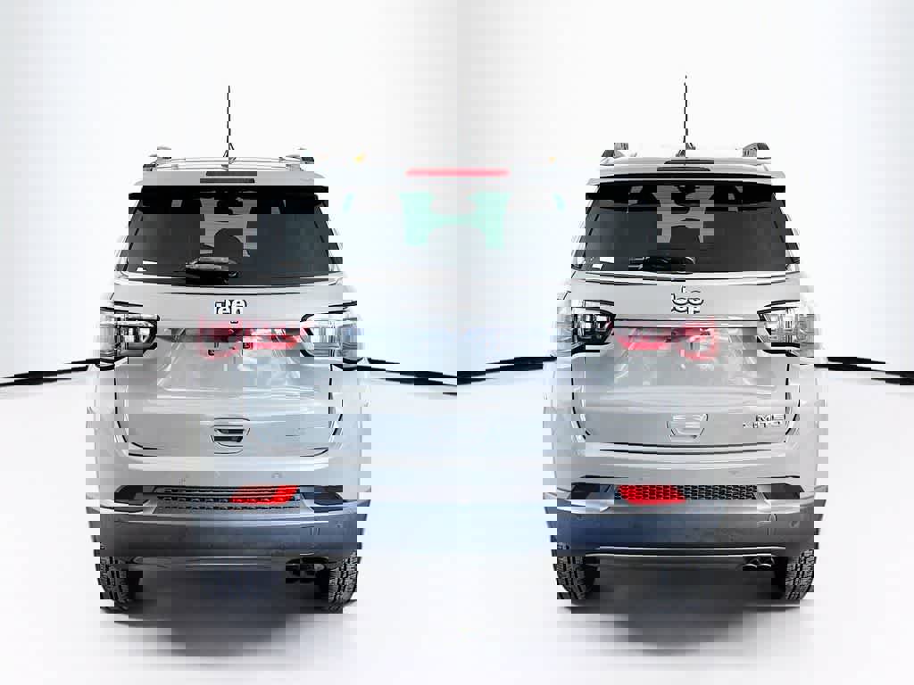 Used 2021 Jeep Compass Limited image 5